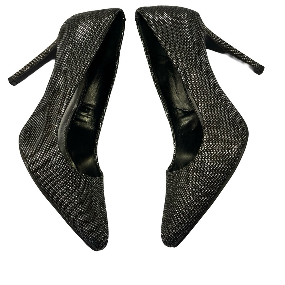 EUC Jennifer Lopez Shiny Gray/Black 4 Inch Heels Size 6.5